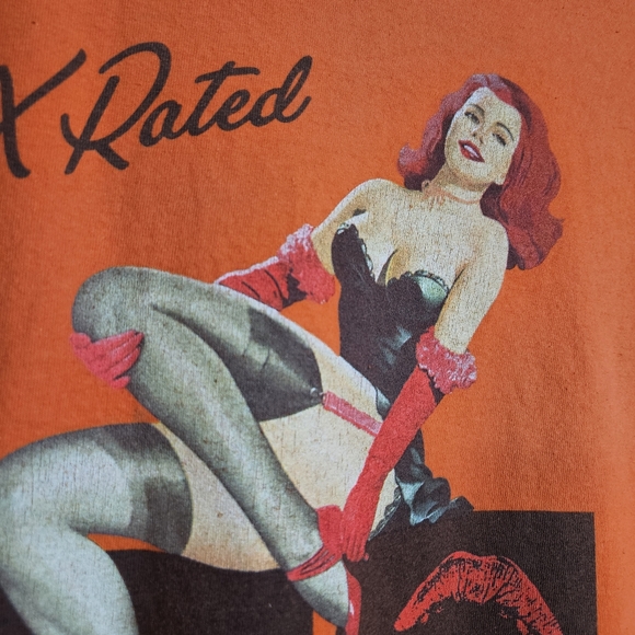 3FOR30 Fashion nova pin up tee - Picture 4 of 5